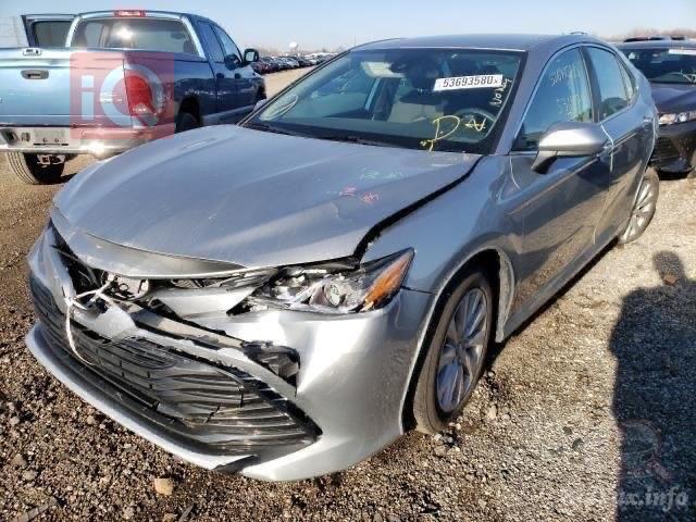 تۆیۆتا کامری